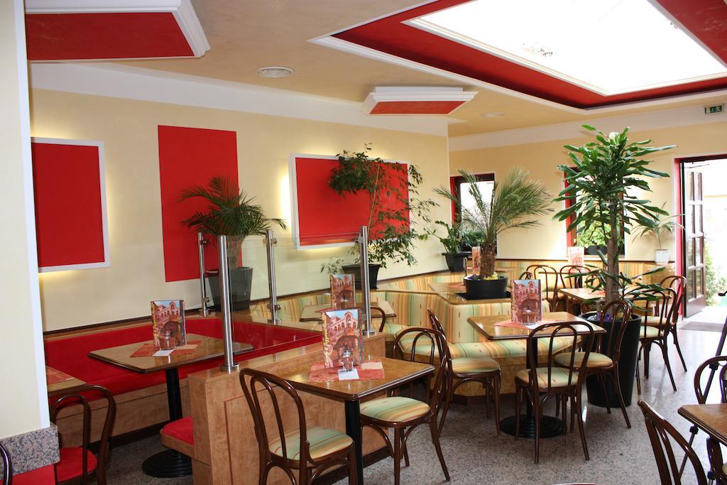 Eiscafe-pizzeria-hotel Rialto Hotel